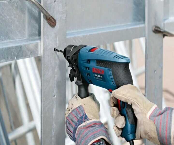 Dụng cụ cần thiết khi khoan sắt bằng máy cầm tay