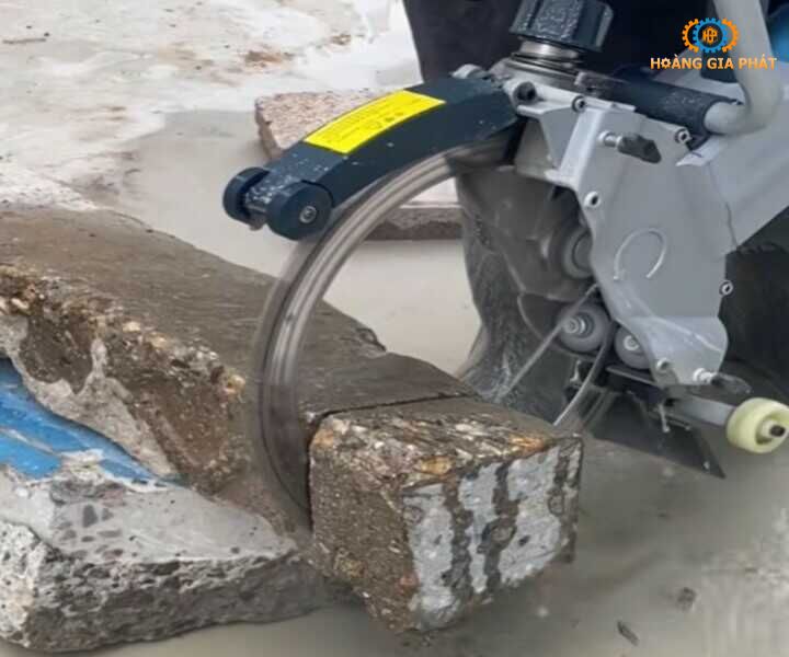 Nguyên lý hoạt động của máy cưa vòng cắt tường gạch