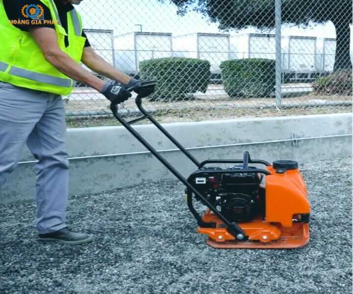 Những lưu ý khi lựa chọn máy đầm bàn
