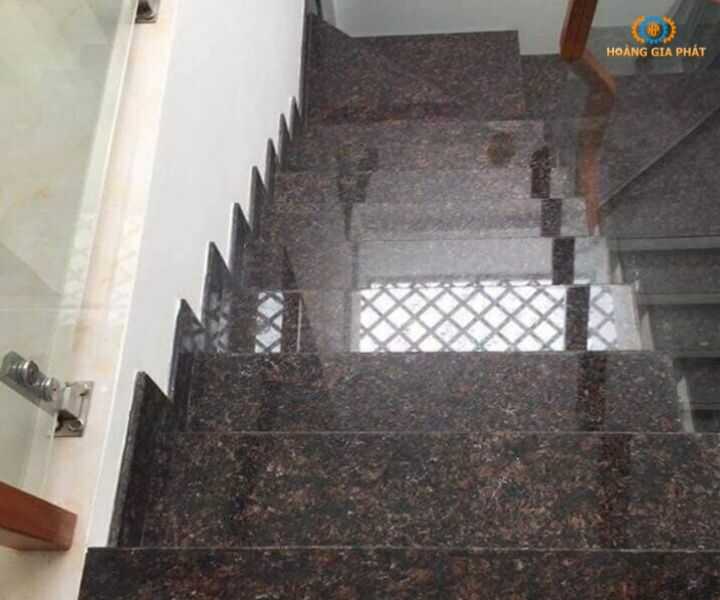 Đá hoa cương trong thi công bề mặt sàn