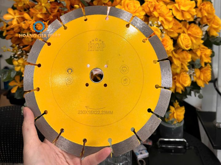 Lưỡi cắt bê tông cốt thép HGP 230mm