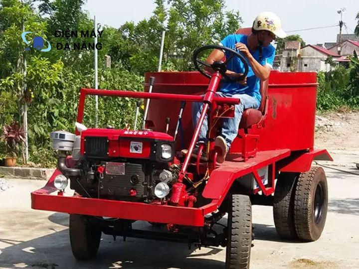 Xe trộn kiểu tự hành