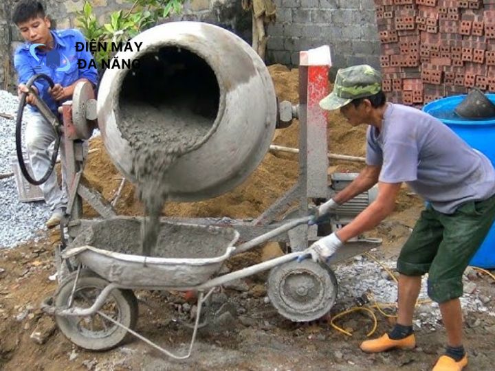 Máy trộn bê tông quả lê tại Kon Tum