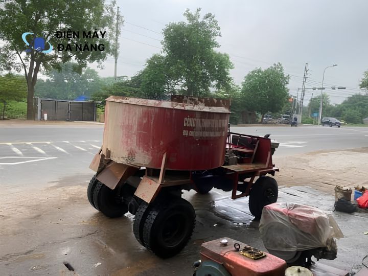 Xe trộn lái tự hành