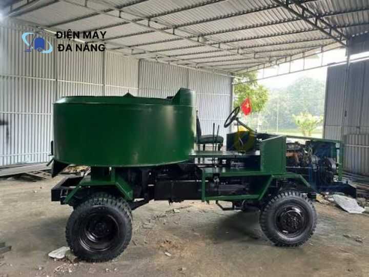 Máy trộn bê tông tự hành