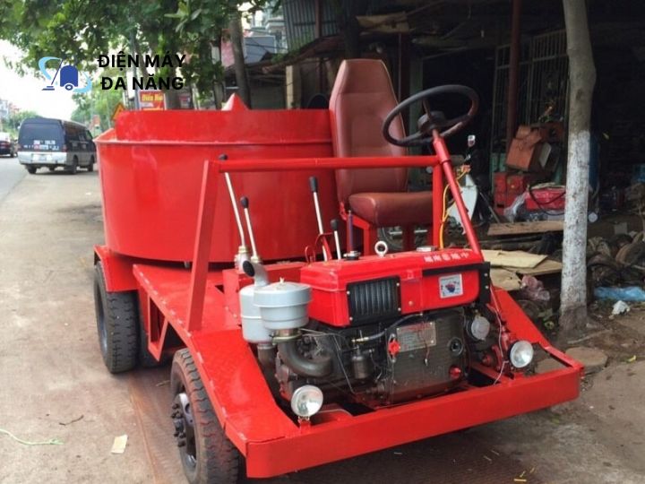 Xe trộn bê tông tự hành