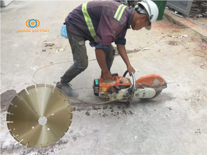 Nơi mua lưỡi cắt bê tông D350 chính hãng