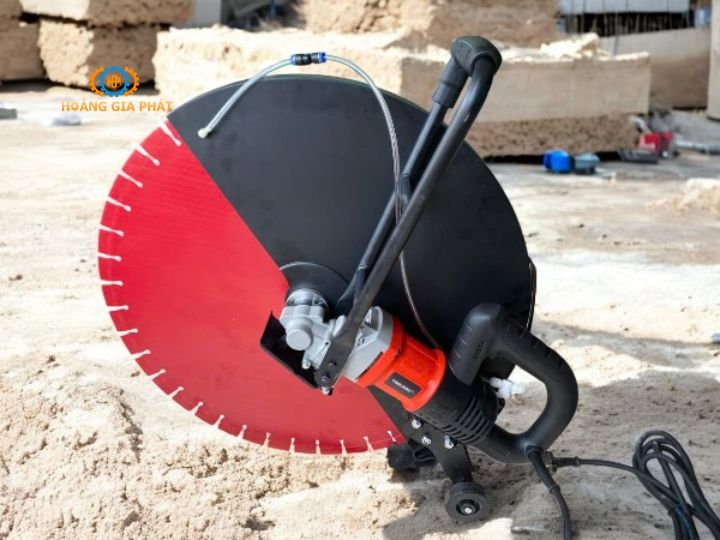 Máy cắt đường kính lớn cắt bê tông dày